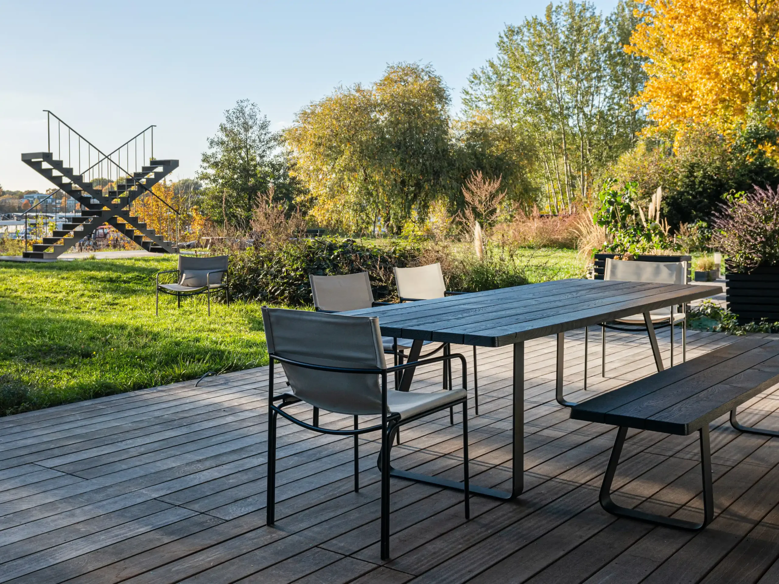 outdoortisch-brutus-eiche-gekoehlt-kff-pool-stuehle-terasse