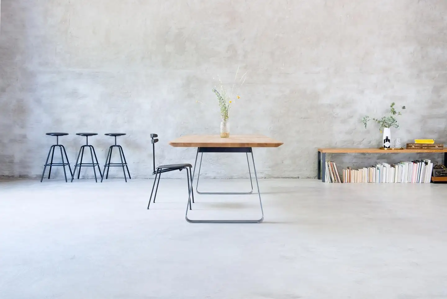esstisch-brutus-eiche-showroom.webp